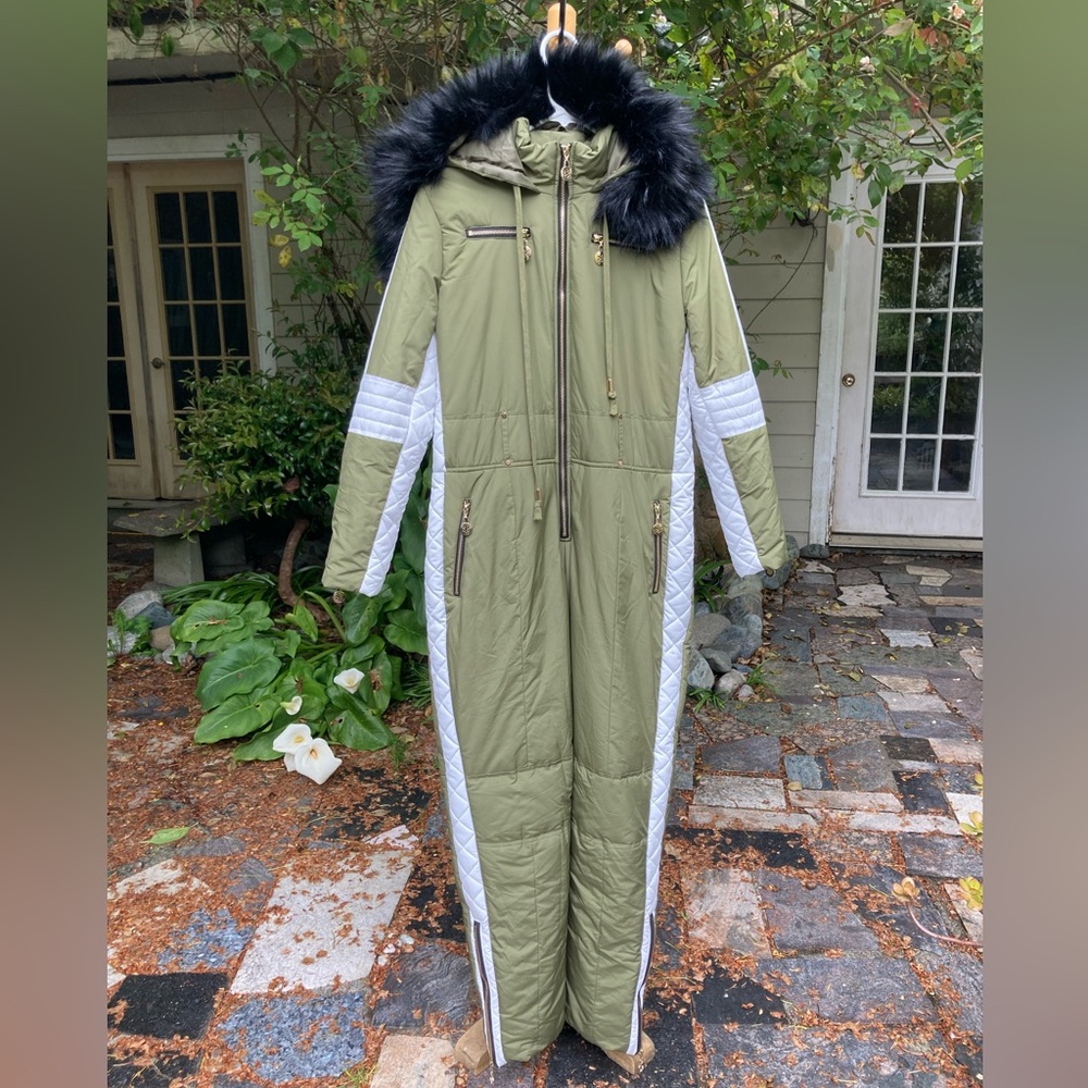 Women’s Army green ski jumpsuit onesie